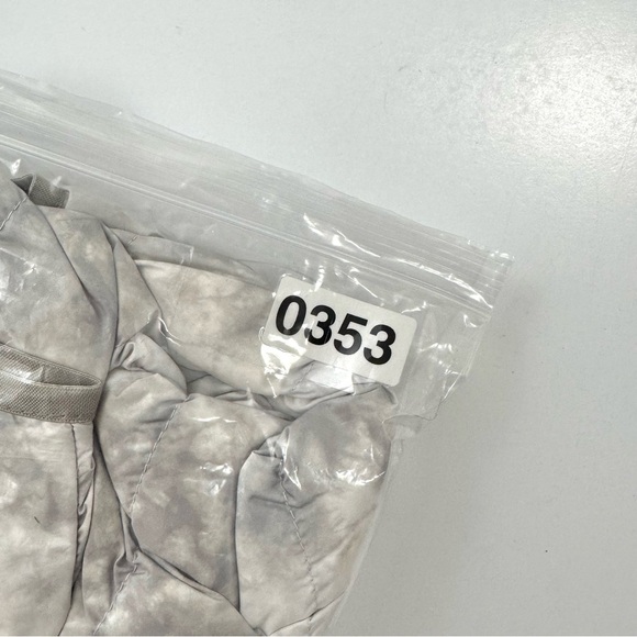 Eddie Bauer Puffer Vest Jacket Full Zip EB650 Down Insulated Womens S Gray White - Picture 13 of 13